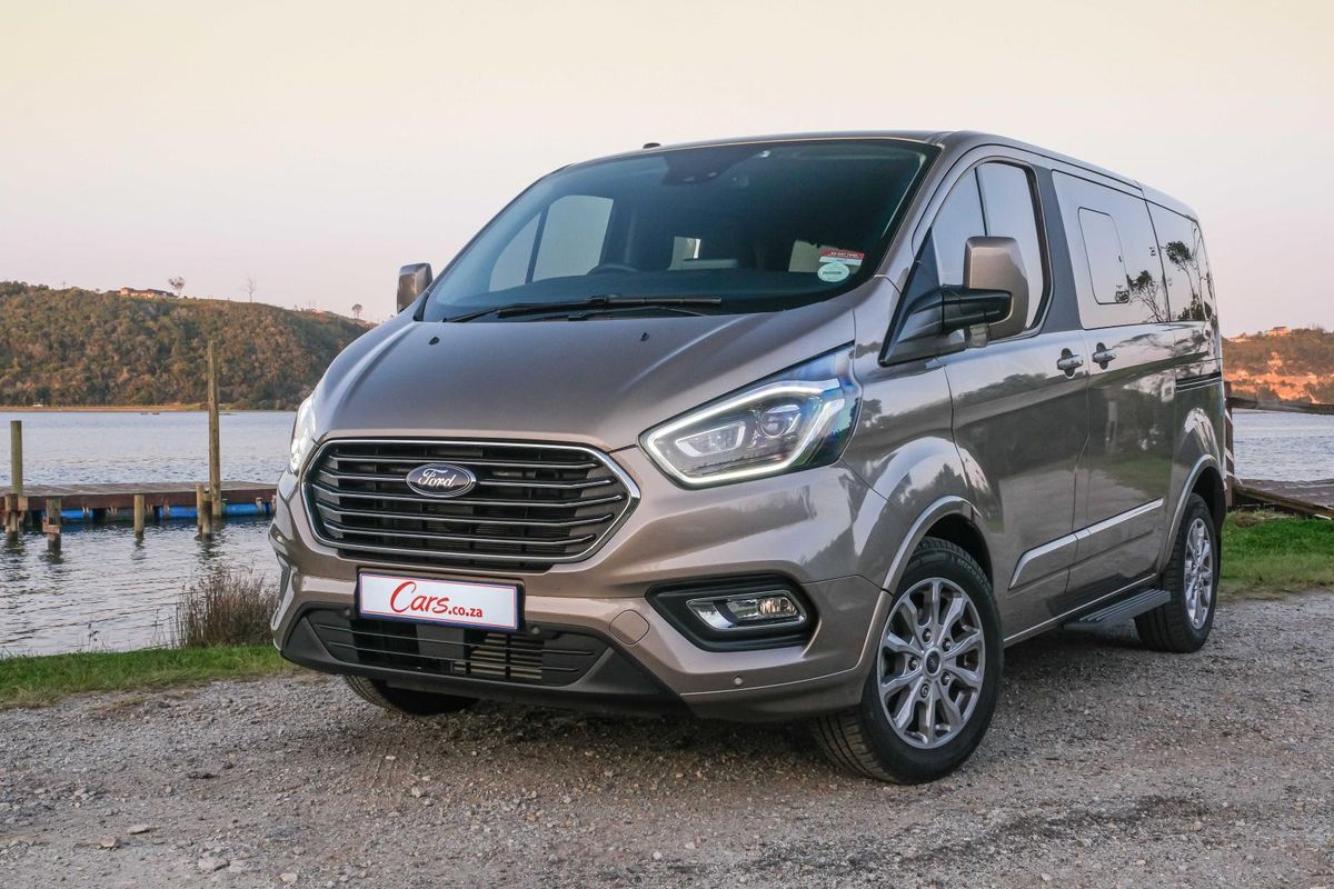 Ford Tourneo Custom (2013) - pictures, information & specs