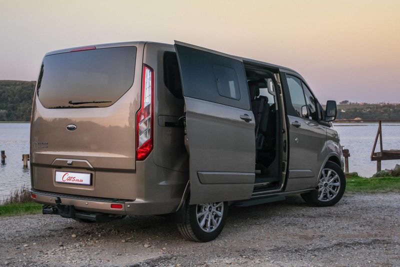 Ford Tourneo Custom (2020) Review