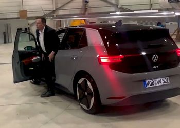 Tesla boss test drives VW's ID.3