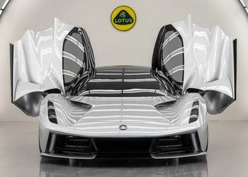 Renault partners with Lotus