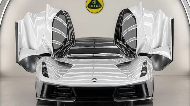 Renault partners with Lotus