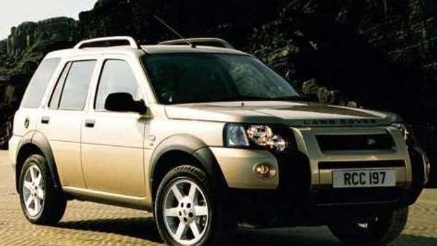 Land Rover Freelander TD4 HSE Automatic Driving Impression