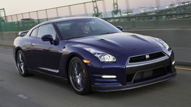 2012 Nissan GT-R completes 0-100kph in 3 seconds