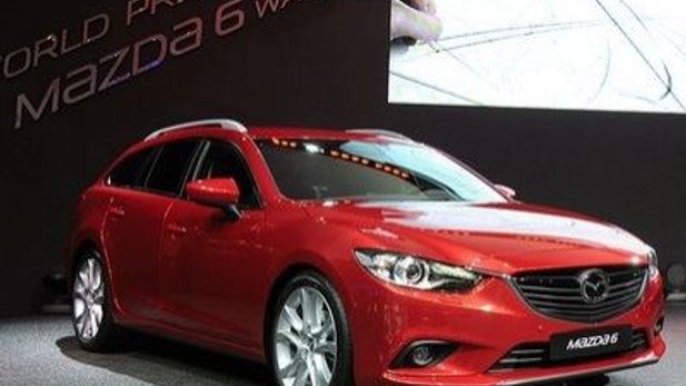2014 Mazda6 shown at Paris Motor Show