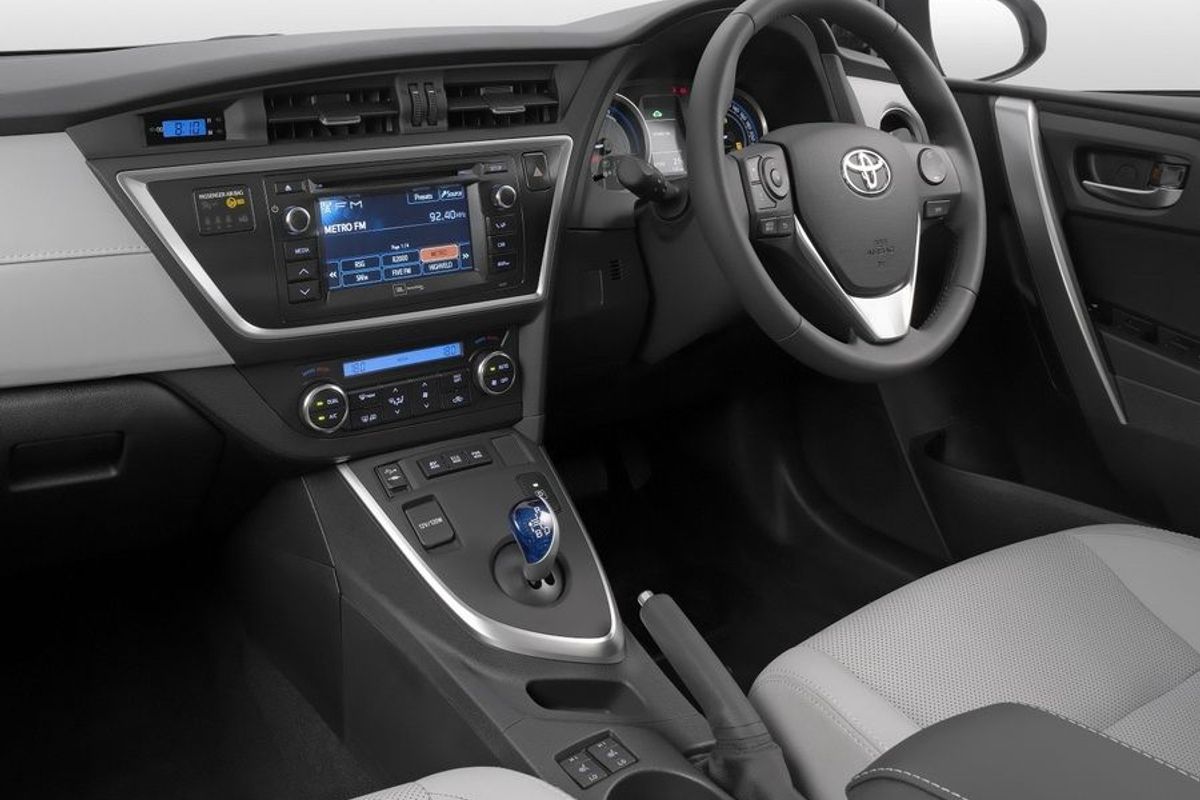 2017 Toyota Auris Review