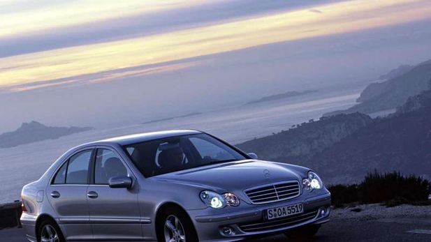Mercedes-Benz C220 CDI Elegance Automatic (2005) Driving Impression