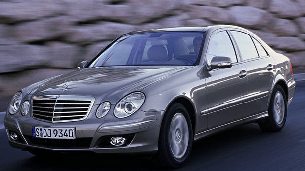 Mercedes-Benz E200 Kompressor Driving Impression