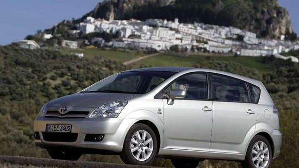 Toyota Corolla Verso 180 (2004) Driving Impression