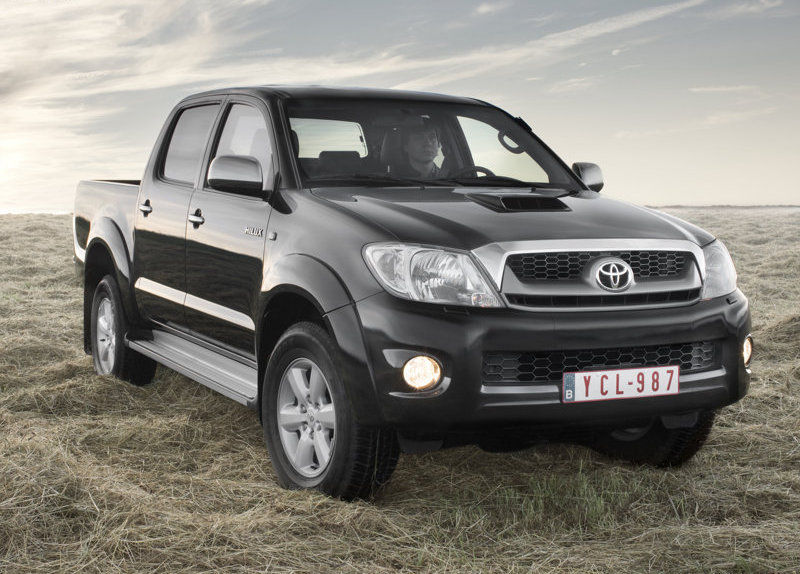 Toyota Hilux Double-Cab D-4D Raider 4x4 A/T (2009) Driving Impression