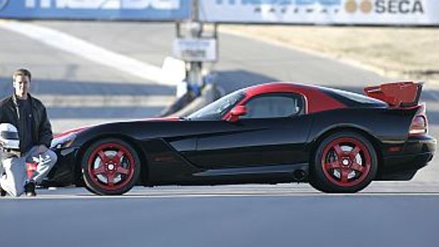 2010 Dodge Viper SRT10 ACR sets record at Leguna Seca