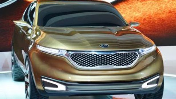 Kia Cross GT Hybrid Concept at 2013 Chicago Auto Show