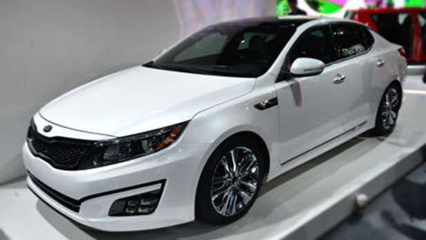 2014 Kia Optima unveiled at New York Auto Show