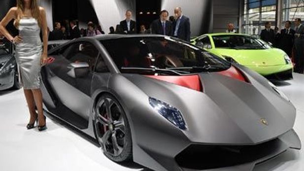Lamborghini Sesto Elemento debuts in Paris