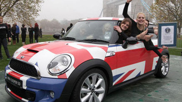 MINI breaks two Guinness World Records?
