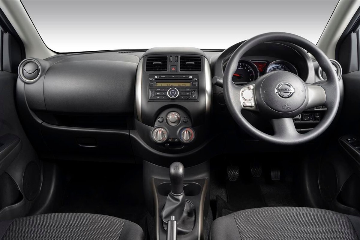 Verwaand Gemakkelijk Streng New Nissan Almera Review
