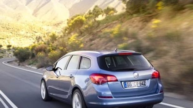 Opel Astra Sports Tourer details released
