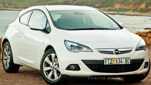 Opel Astra GTC 1.4 Enjoy Review