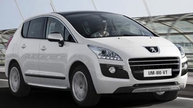 Peugeot 3008 Hybrid4 makes debut