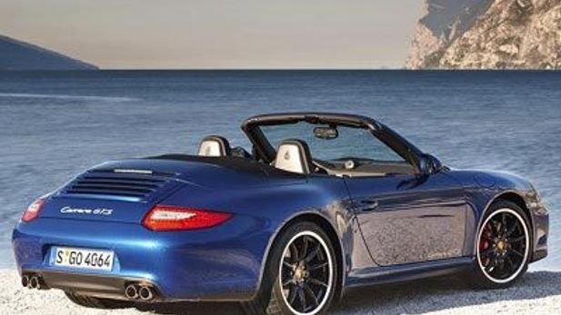 Porsche 911 Carrera GTS gets sportier