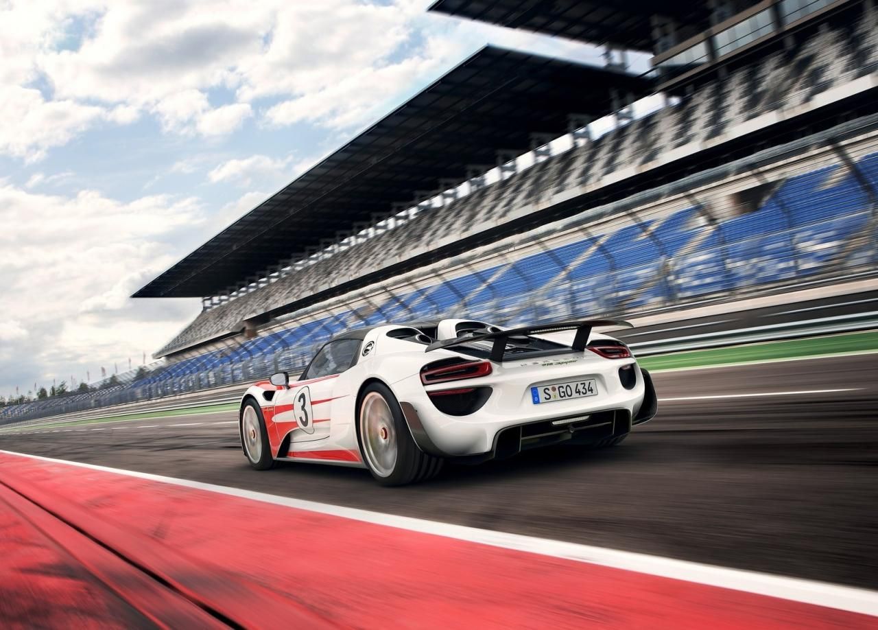 Porsche 918 Spyder Performance Updated