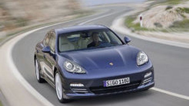 New Porsche Panamera awarded the Golden Steering Wheel