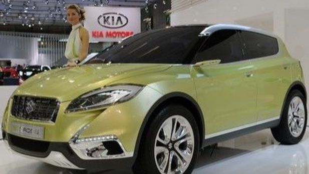 Suzuki S-Cross Concept Shown