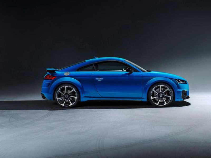 Audi-TTRS-Coupe-side