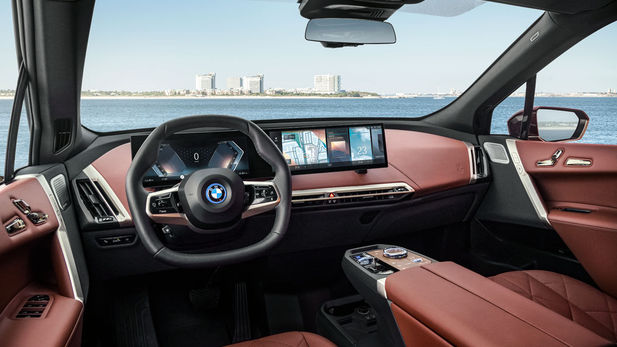 8 Cool Things: BMW iDrive 8