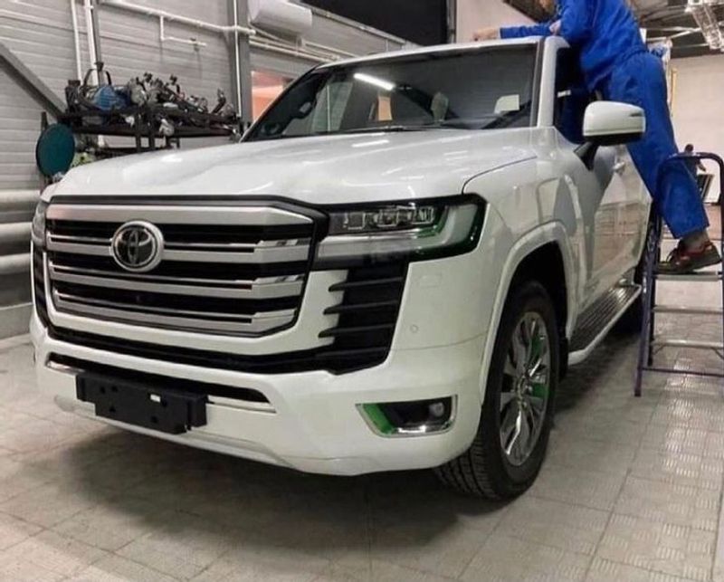 Toyota-Land-Cruiser