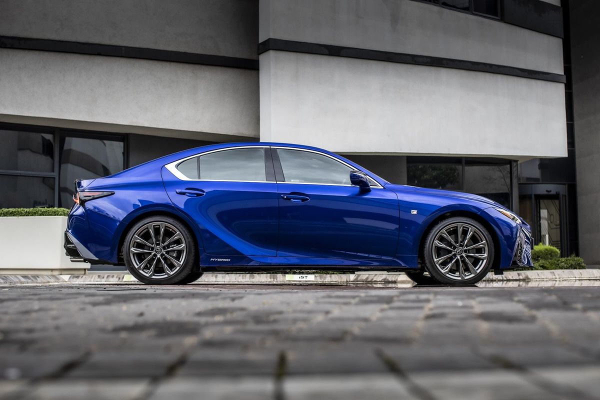 Lexus IS (2021) Specs & Price