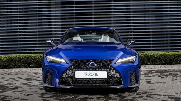 Lexus IS 300h (2021) Launch Review