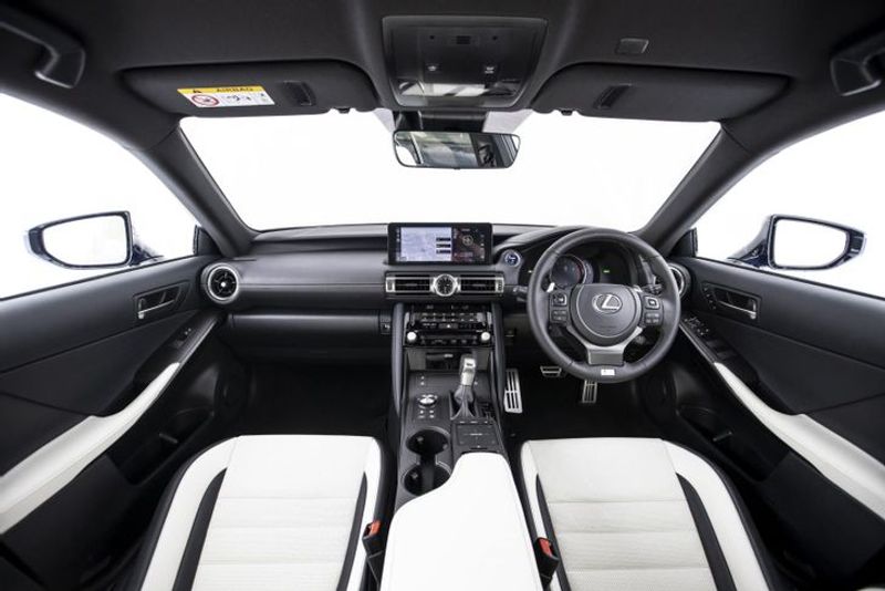 2021-Lexus-IS-interior