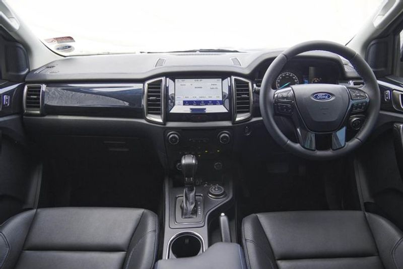 Ford-Everest-Sport-Interior