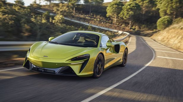McLaren Reveals 500 kW Artura Hybrid Supercar