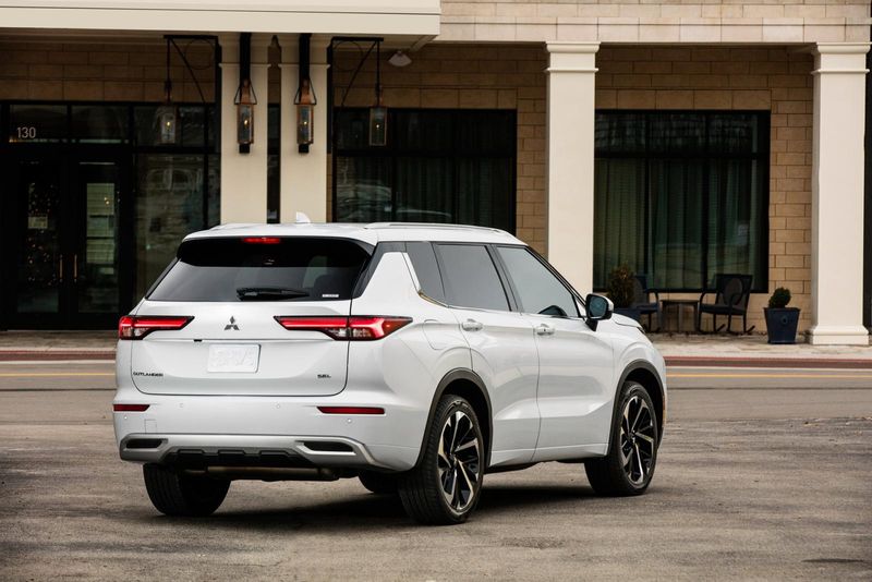 Mitsubishi Outlander 