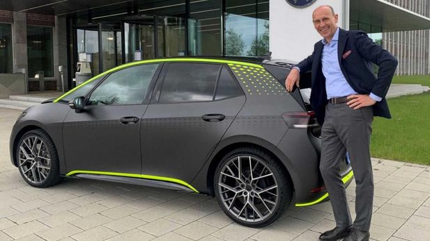 Fast Volkswagen ID.3 GTX Hot Hatch for Production