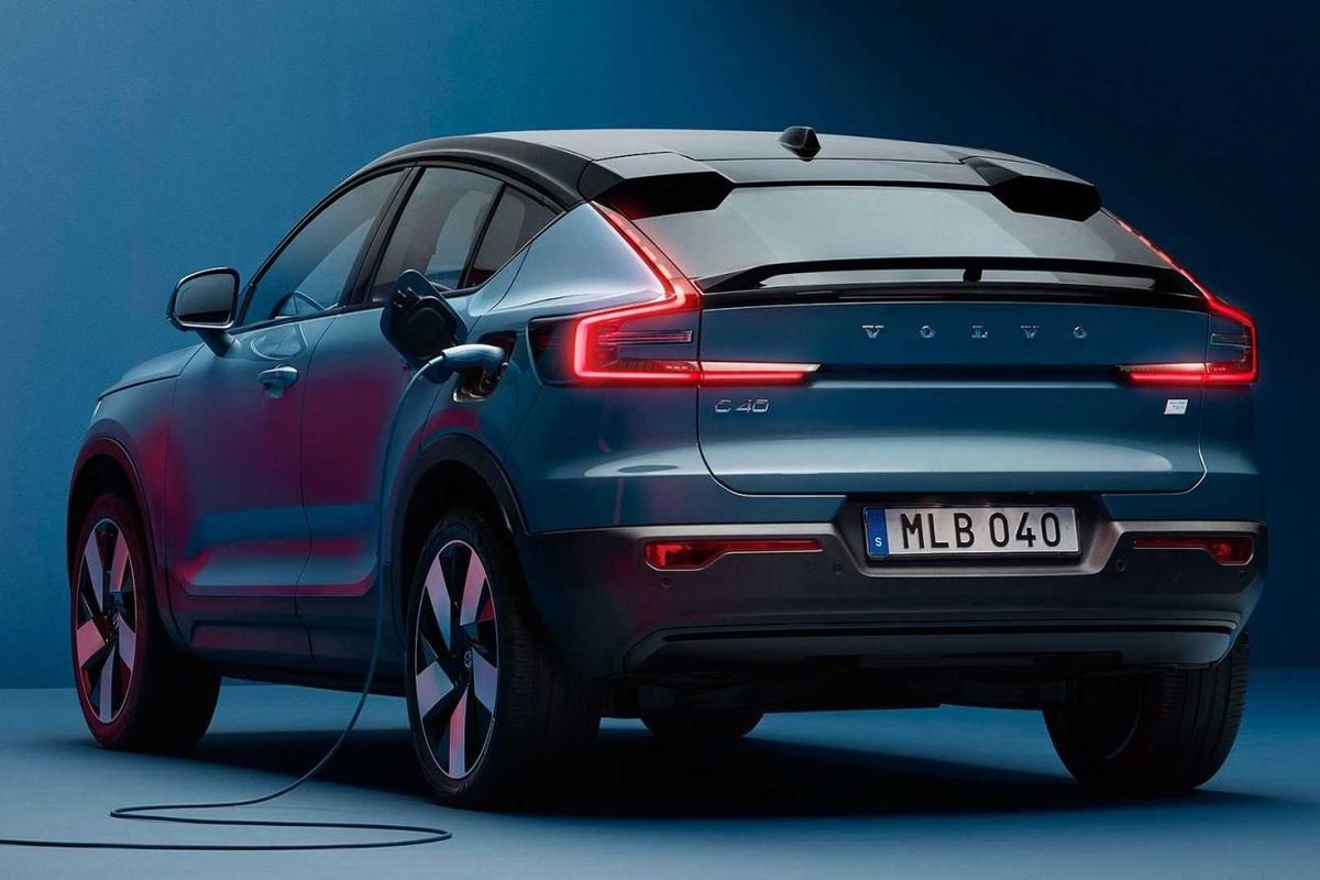 Volvo Announces All-Electric Strategy & New Model