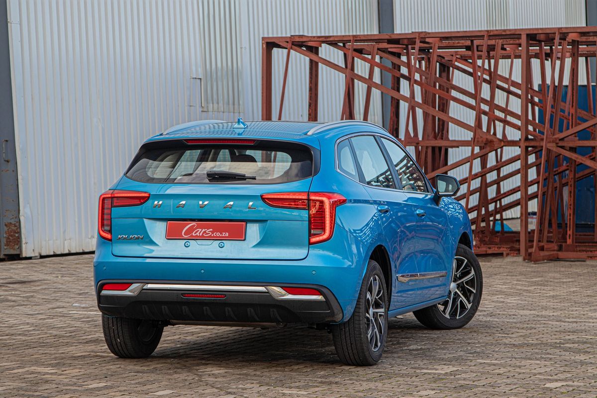 Haval Jolion rear three-quarter view