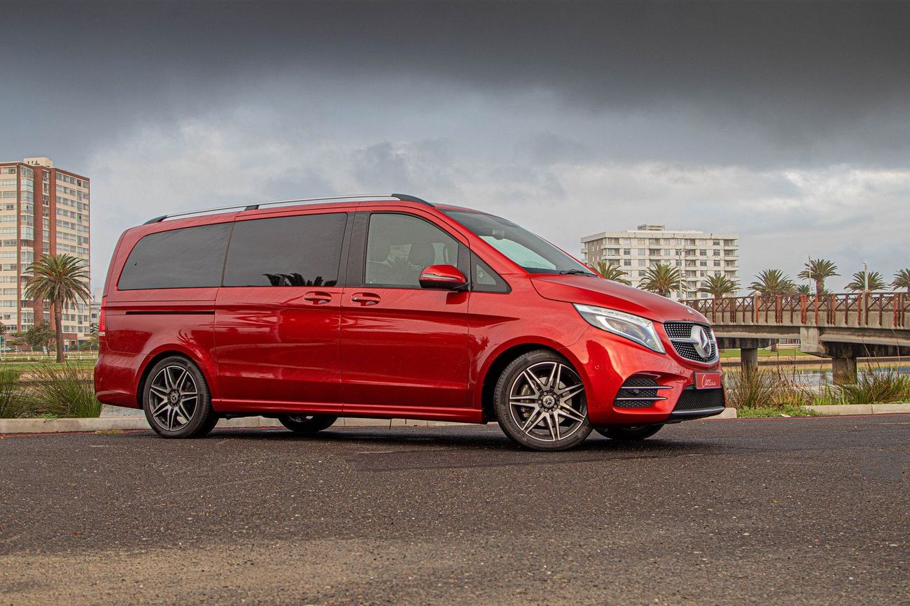 Mercedes-Benz V300d (2021) Review