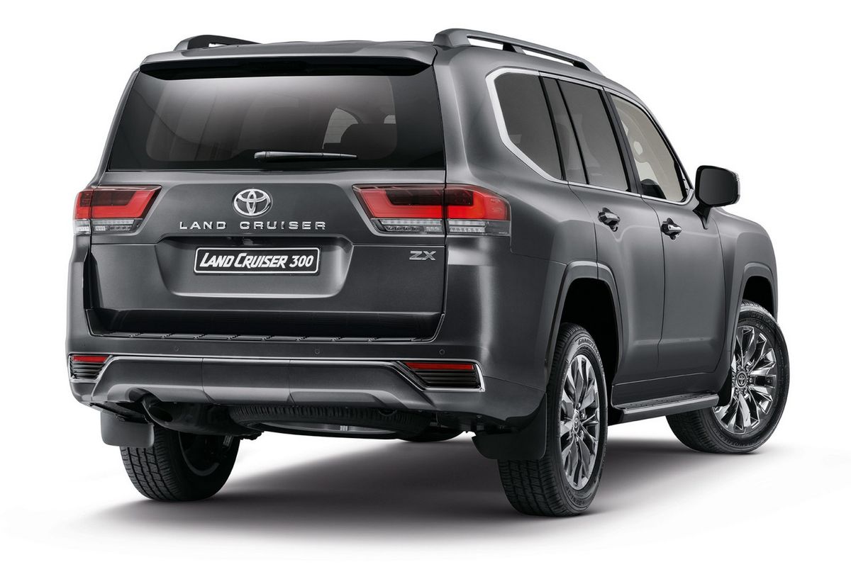 Toyota Land Cruiser 300 (2021) Specs & Price