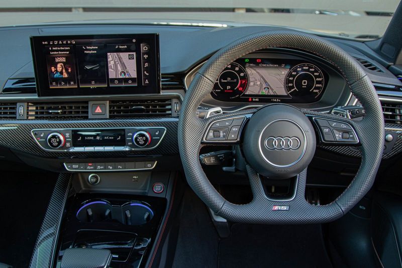 Audi RS4 Avant interior