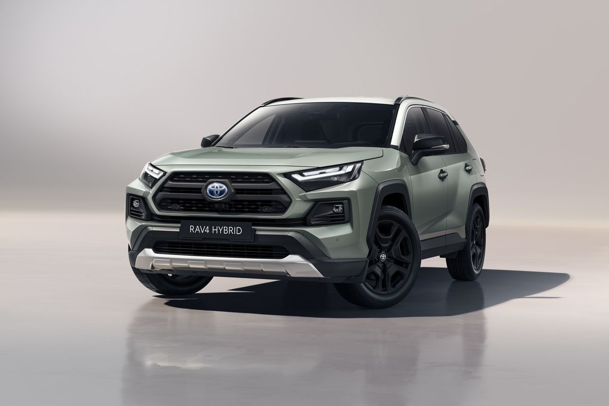 2022 Toyota RAV4 Adventure Revealed-یدک21-علائم-خرابی-پمپ-بنزین-تویوتا-RAV4