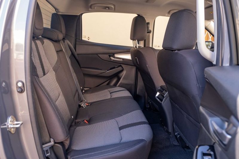 Mazda BT-50 interior