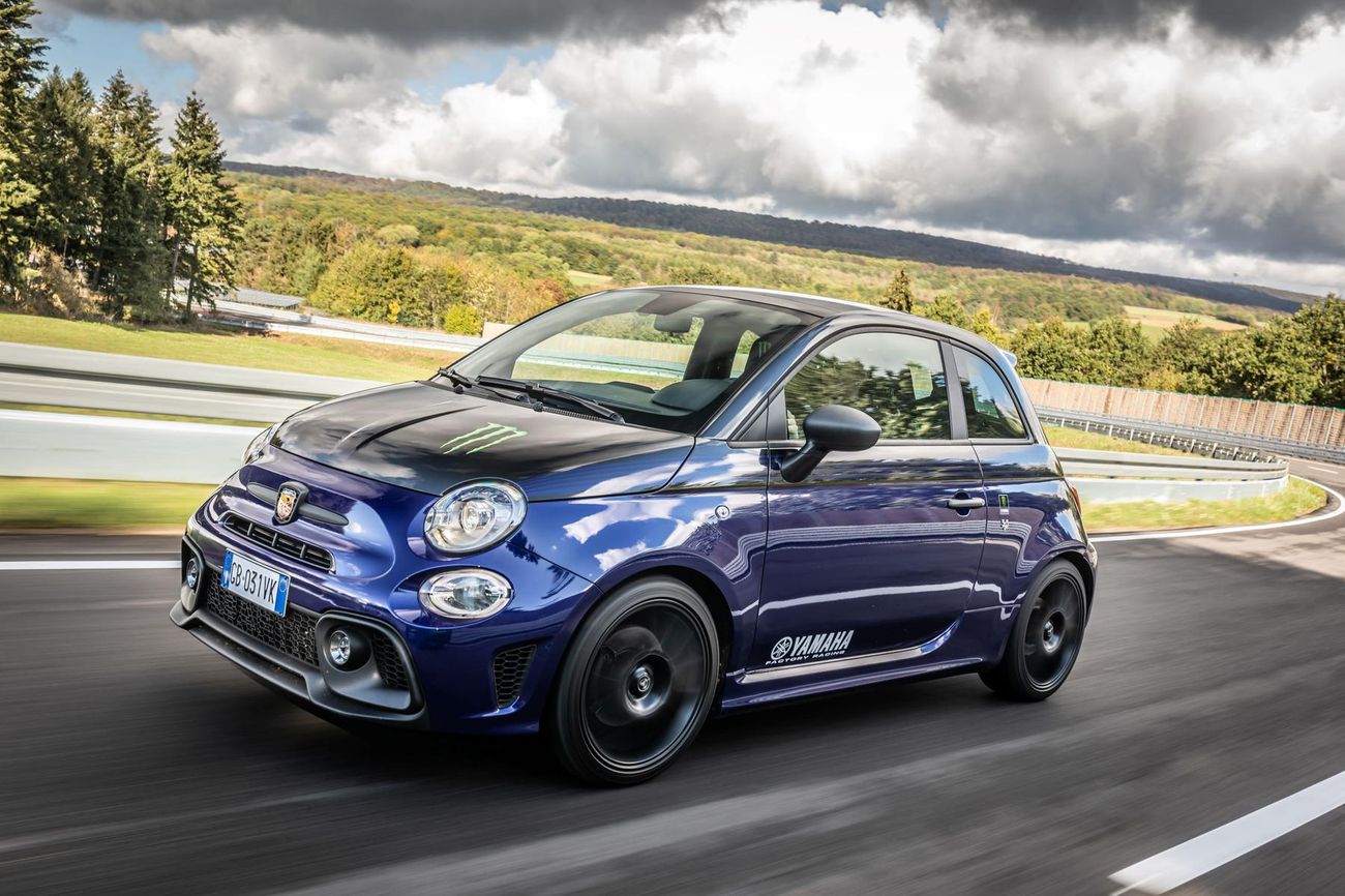 アバルト595 FIAT500 Updated Abarth 595 (2021) Specs & Price