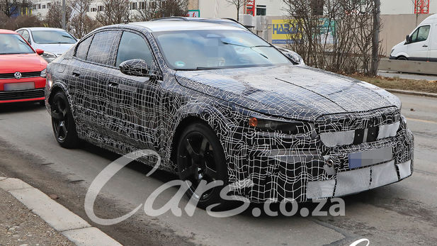 Spy Shots: 2024 BMW M5