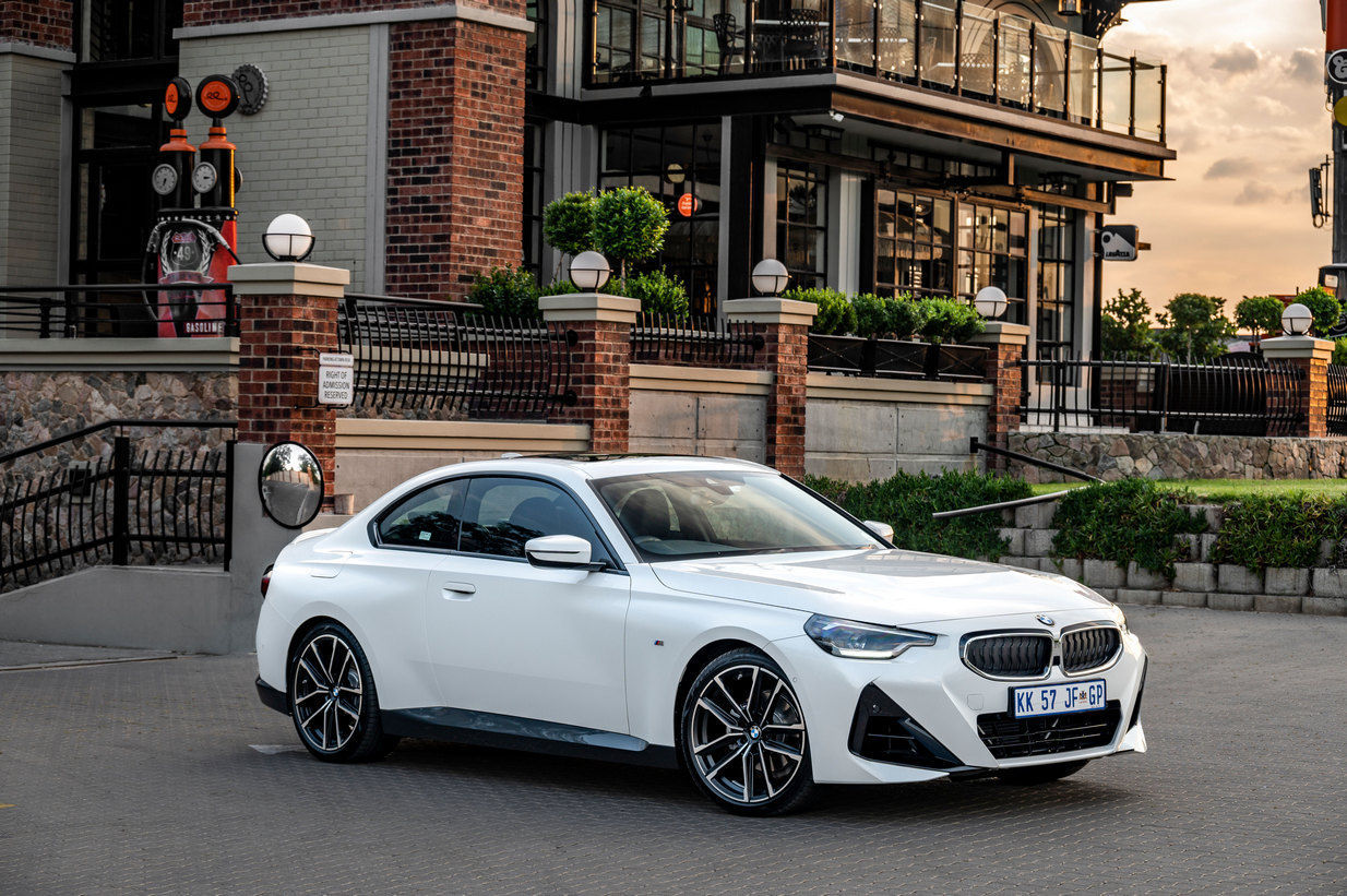 BMW 2 Series Coupe white side