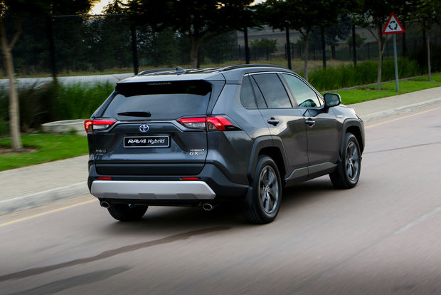 Toyota RAV4 Hybrid E-Four (2022) Launch Review