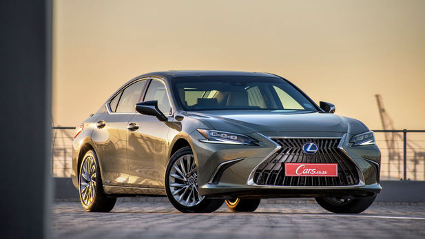 Lexus ES300h (2022) Review