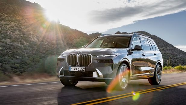 BMW X7 Gets Updated Look & Tech 