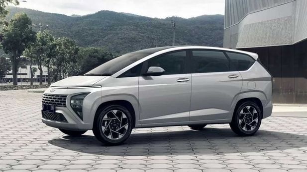 Hyundai Stargazer is a Shrunken Staria
